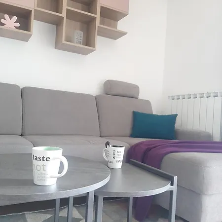 Luxury Lamela Bulevar Apartman *